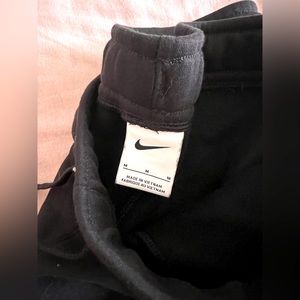 **SOLD** Men’s Medium Nike Joggers